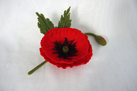 Big red poppy. Felted brooch for hat