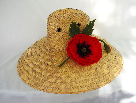Big red poppy. Felted brooch for hat