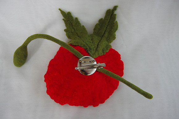 Big red poppy. Felted brooch for hat